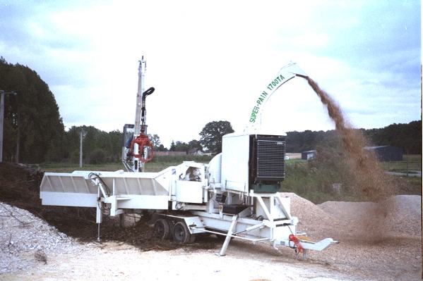 Autonomous SUPER-PAIN 1700 chipper on road trailer, with feeding table.